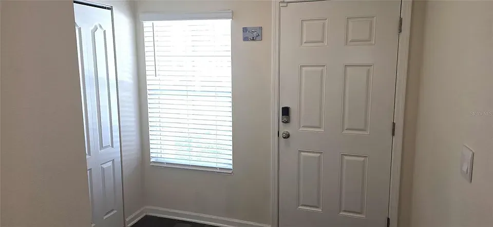 4 bed, 2148 sqft, $2,350 — Photo 4