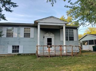 920 Golfview Dr, Round Lake Beach, IL 60073