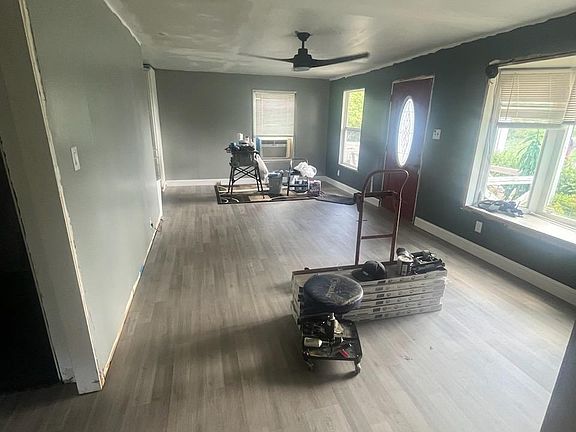 3rd image of 129 Cowan Ln