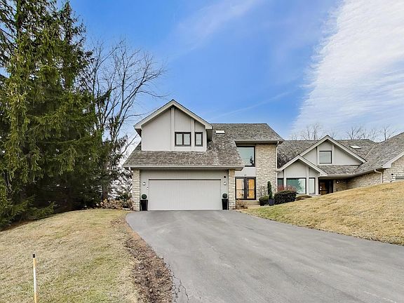 2nd image of 22 Rodeo Dr