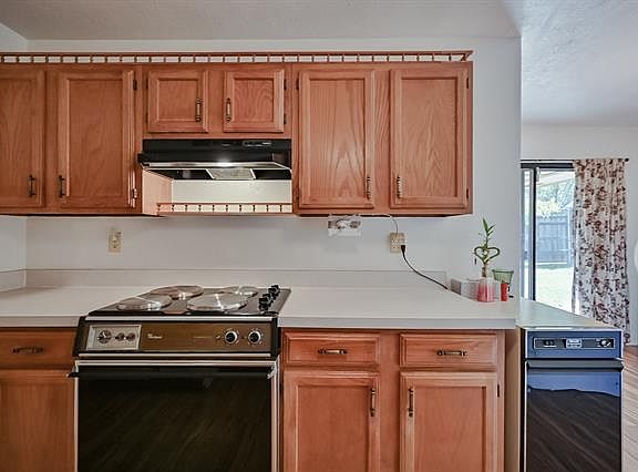 4th image of 2126 Pennington Dr
