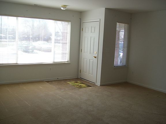 3rd image of 3548 Skyline Dr