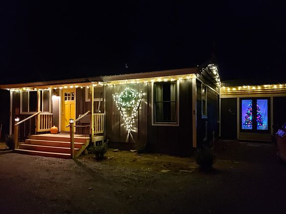 3rd image of 33 Pleasant Extension Street