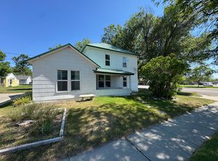 105 N 4th St, Columbus, MT 59019