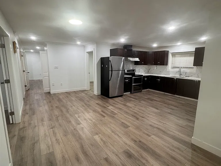 9361 164a St #3 — Photo 2