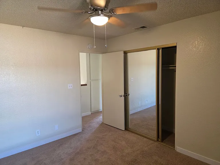 DNY9329 — Photo 12