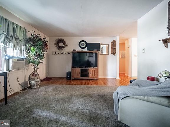 3rd image of 1045 Ironville Pike