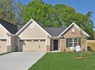 6270 Queens Gate Ct, Clemmons, NC 27012