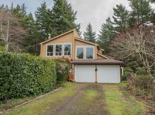 1905 NW Pine St, Waldport, OR 97394
