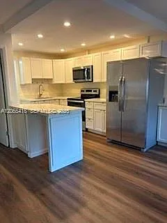 22 SE 3rd Ter Photo 1