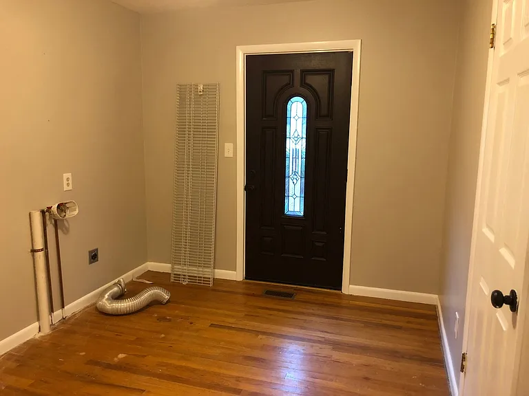 2605 Dexter Ln — Photo 4