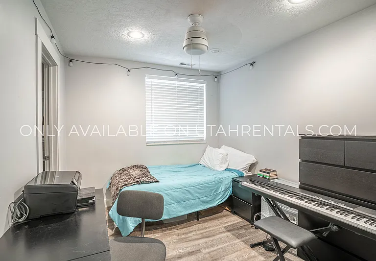 850 N University Ave #W — Photo 11