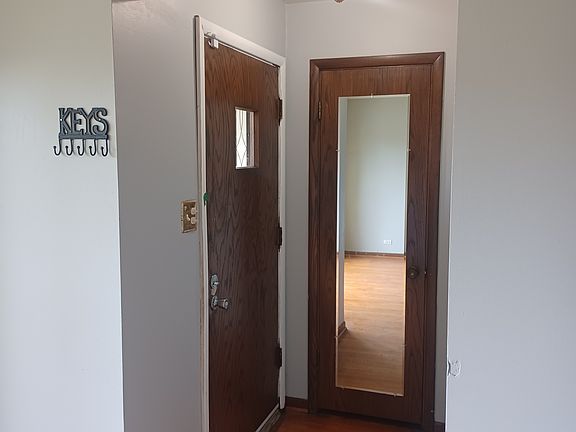 3rd image of 13816 S Tracy Ave