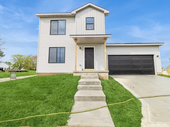 490 Commons Dr, Carlisle, IA 50047