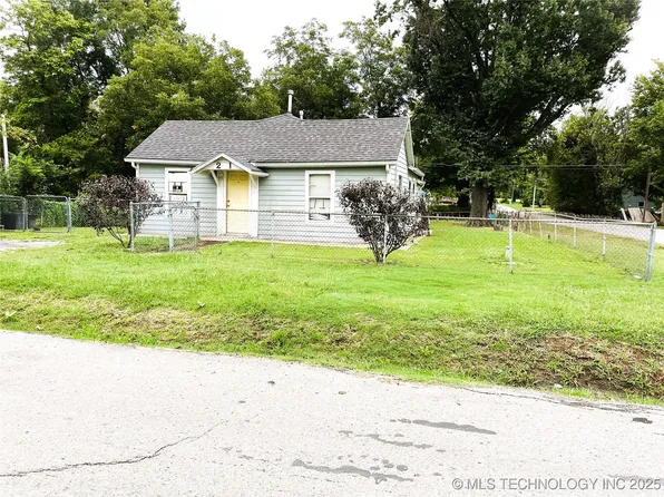 201 N Indianola St, Pryor, OK 74361