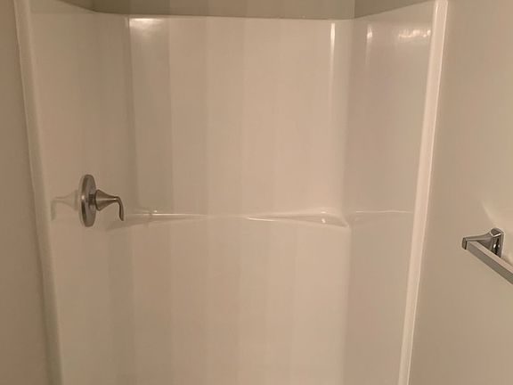 5th image of 2095 Beach Dr