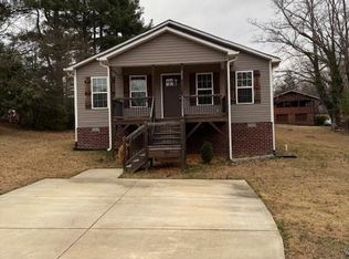 803 Leach Ave, Thomasville, NC 27360