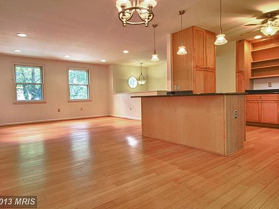 2nd image of 15327 Edgehill Dr