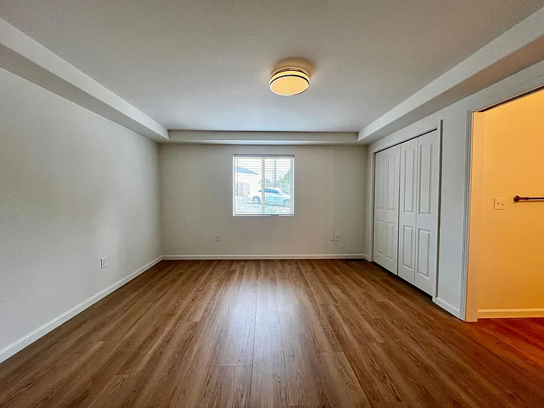 5204 Roza Hill Dr — Photo 10