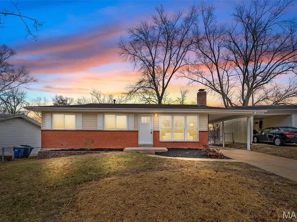 12 Lennox Ter, Maryland Heights, MO 63043