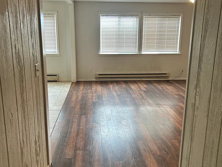 Hallway to bedrooms