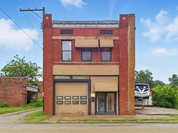 111 E Broadway Ave, Yale, OK 74085