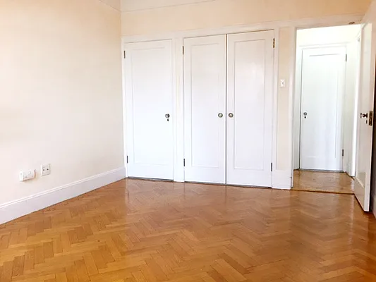 Rented by LIVING QUARTERS NY INC | media 26