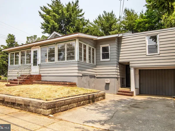 25 Church St, Penns Grove, NJ 08069