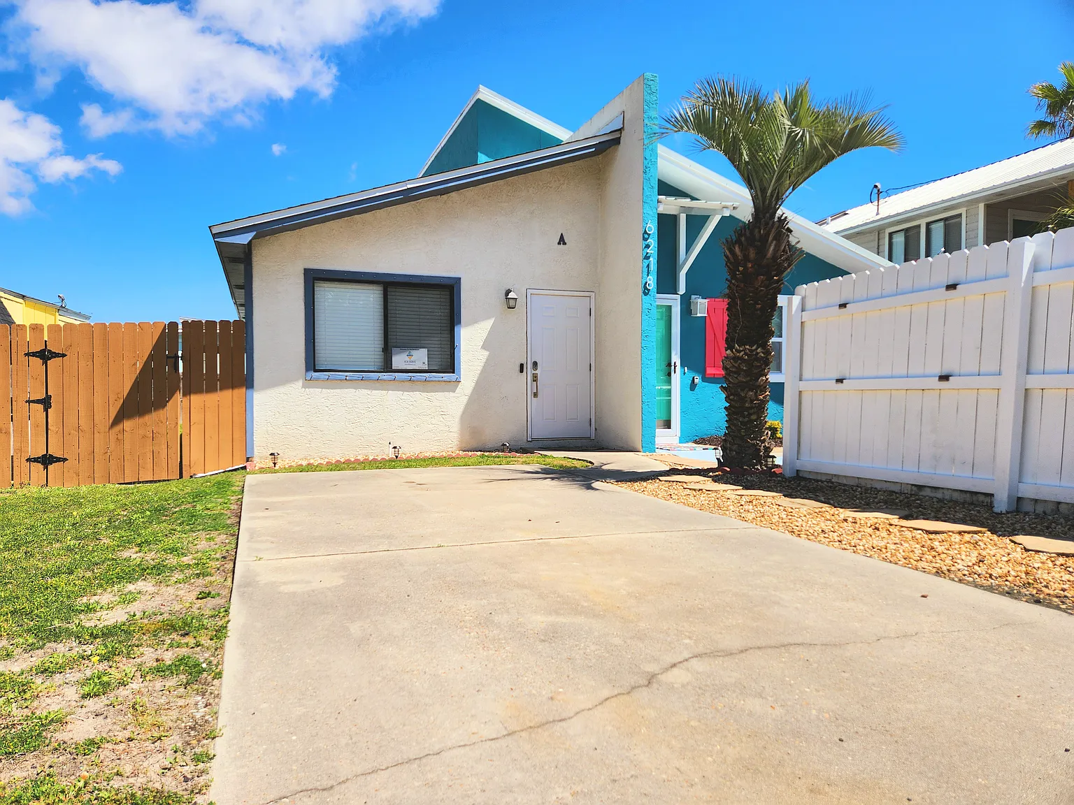 1 bed, 640 sqft, $2,300 — Photo 1