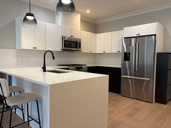 5th image of 109 Prospect St #102