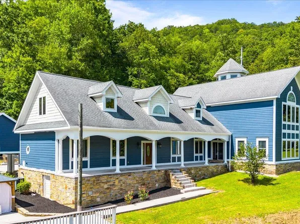 544 27th St N, La Follette, TN 37766