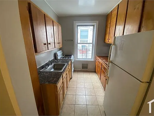 2135 Bruckner Blvd #2 — Photo 2