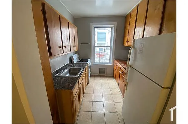 Building Photo - 2135 Bruckner Blvd #2
