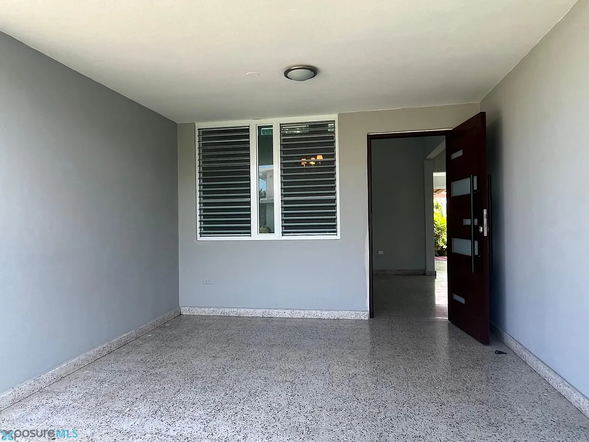 Building Photo - C-14 Calle Roma #C-14