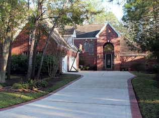 18 Windmeadow Pl, Spring, TX 77381