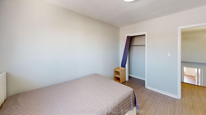 Toronto House for rent - 4 Bedrooms — photo 9