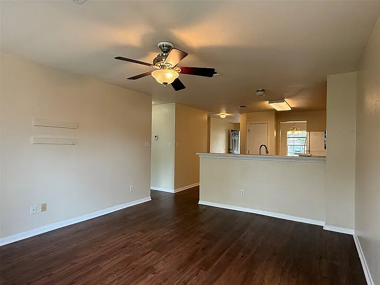 316 Meadow Park Dr — Photo 12
