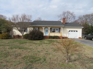 124 Crossgate Dr, Boiling Springs, SC 29316