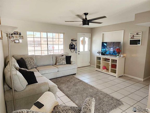 3rd image of 3054 S Del Mar Ave