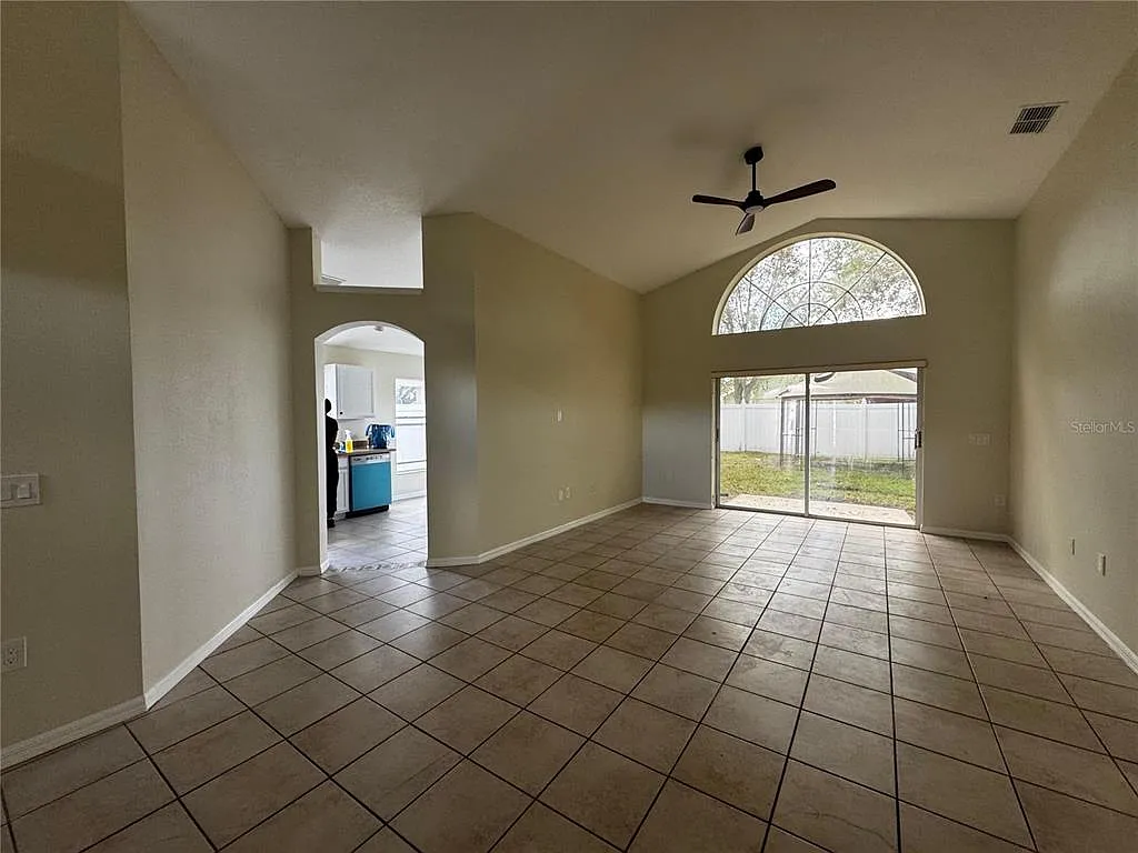 3 bed, 2.0 bath, 1536 sqft, $2,199 — Photo 4