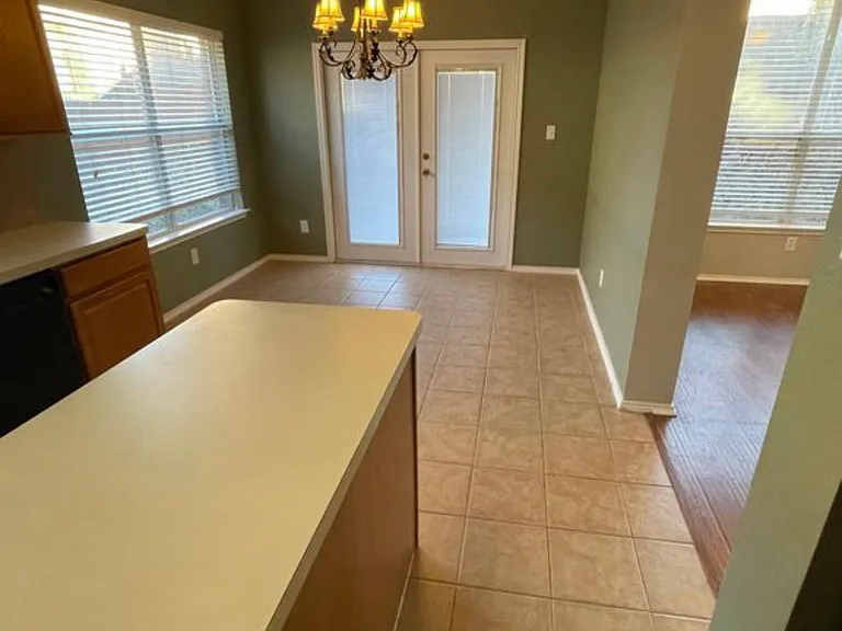 208 Forestview Rd — Photo 5