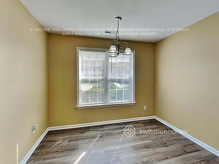 302 Whitehall Ct — Photo 5