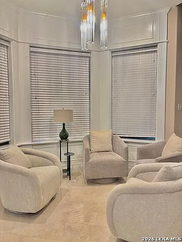 4 bed, 5.0 bath, 4720 sqft, $3,900 — Photo 4