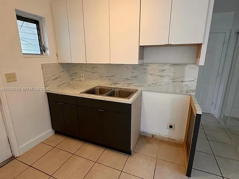 408 NW 8th St — Photo 8