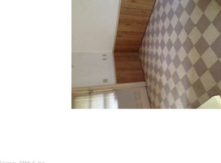 1709 State St, Hamden, CT 06517