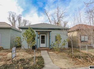 318 S 4th St, Douglas, WY 82633