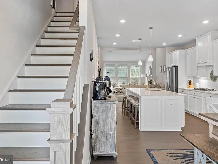 33776 Freeport Dr — Photo 4