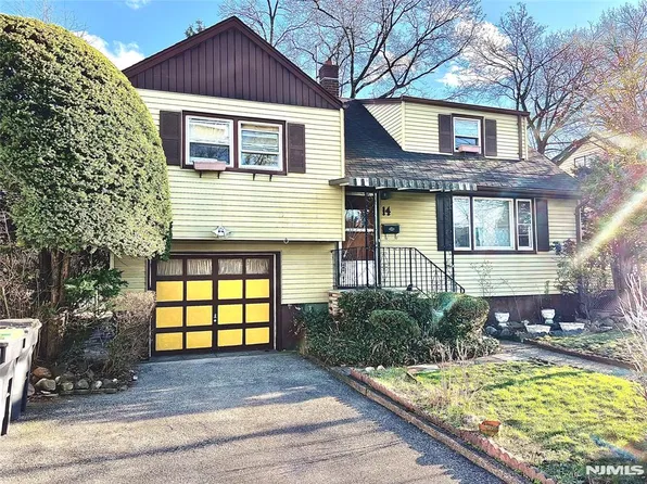 14 Byrne Pl, Bergenfield, NJ 07621