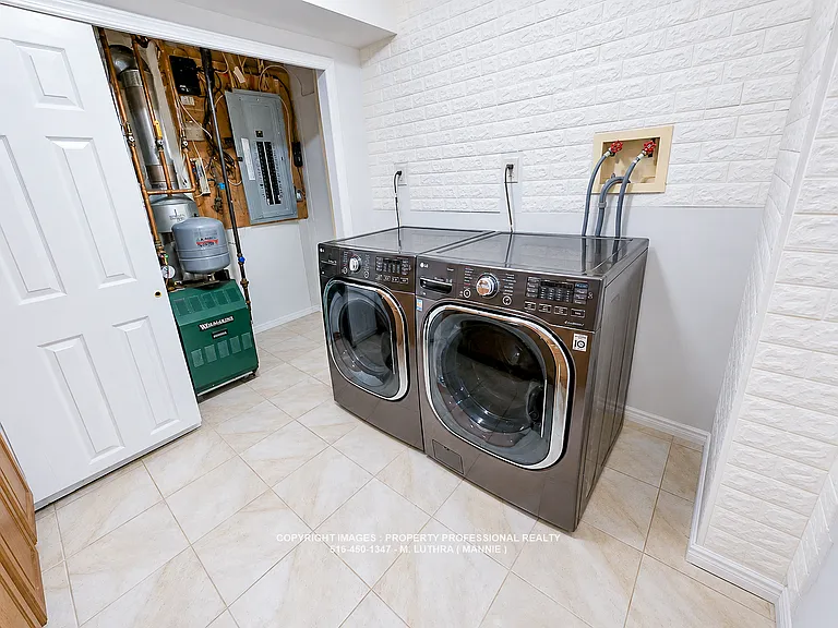 WASHER DRYER IN LOWER LEVEL