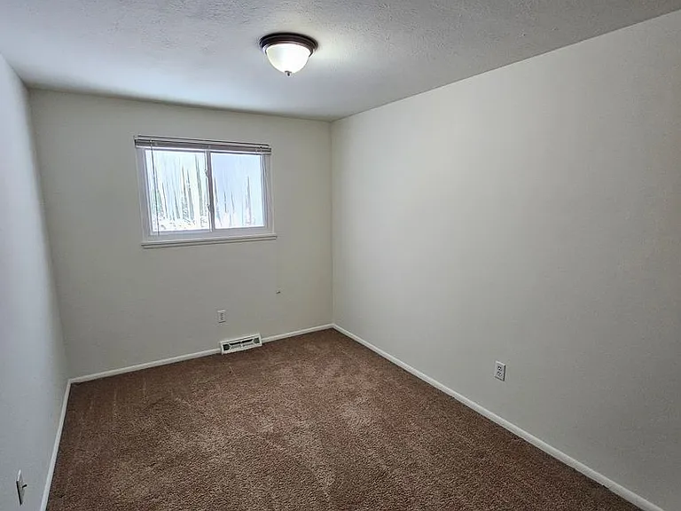 71-127 E Sprague Rd — Photo 33